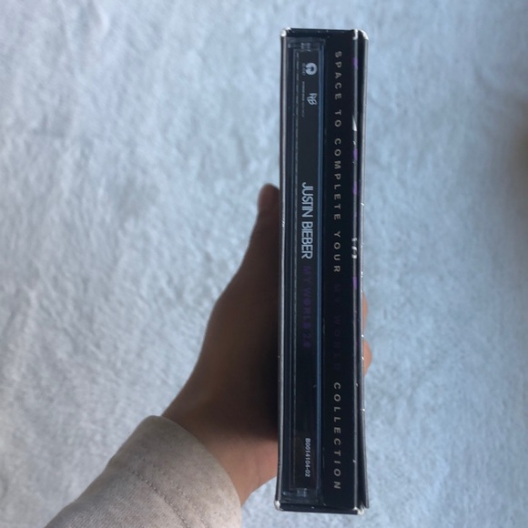 My World 2.0 & 2 JB Tees - Picture 7 of 10